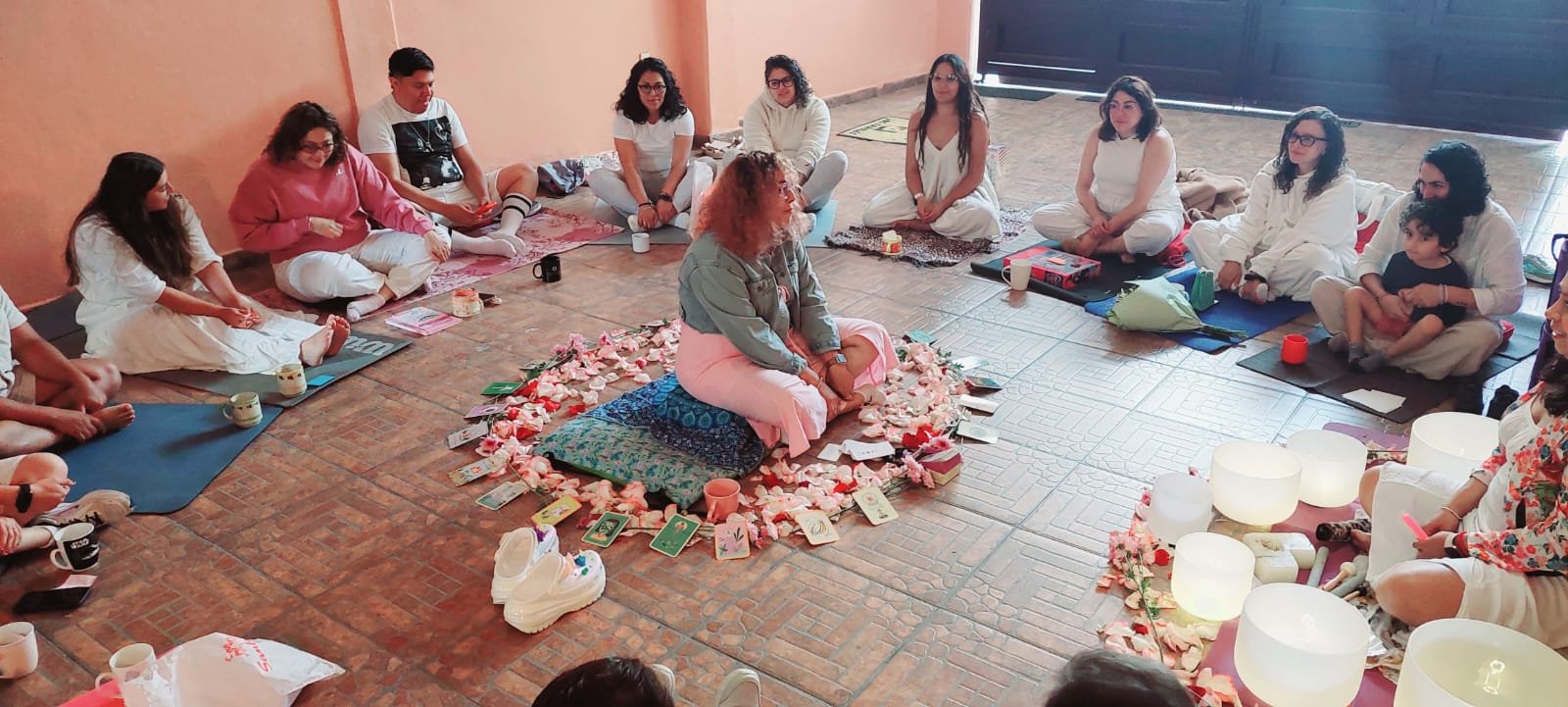 Sonoterapia o terapia de sonido con cuencos para relajación y bienestar en CDMX